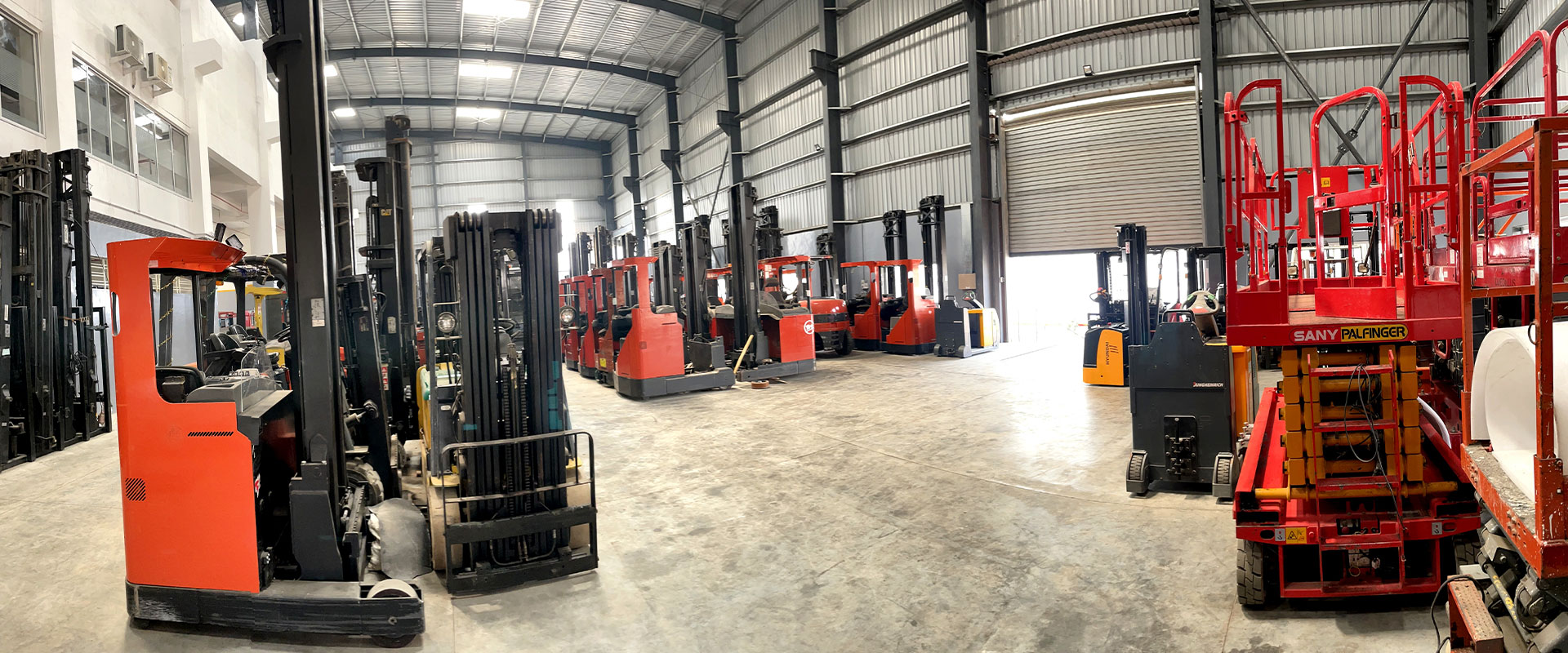 Forklift and Stacker in Bhiwandi